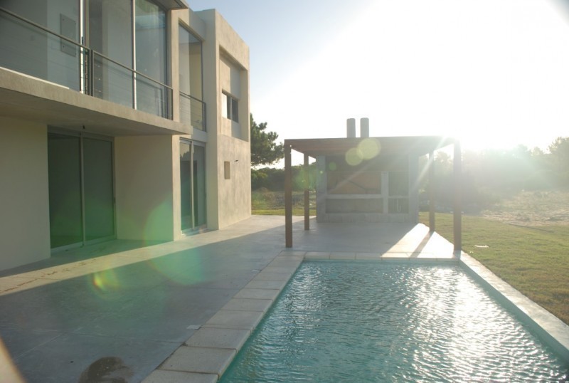 Muy linda casa con pileta en Arenas de Jose Ignacio